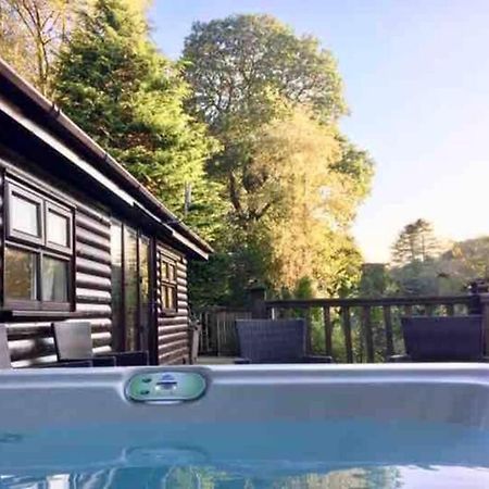 Mistletoe One Luxury Lodge With Hot Tub Уиндермир Экстерьер фото