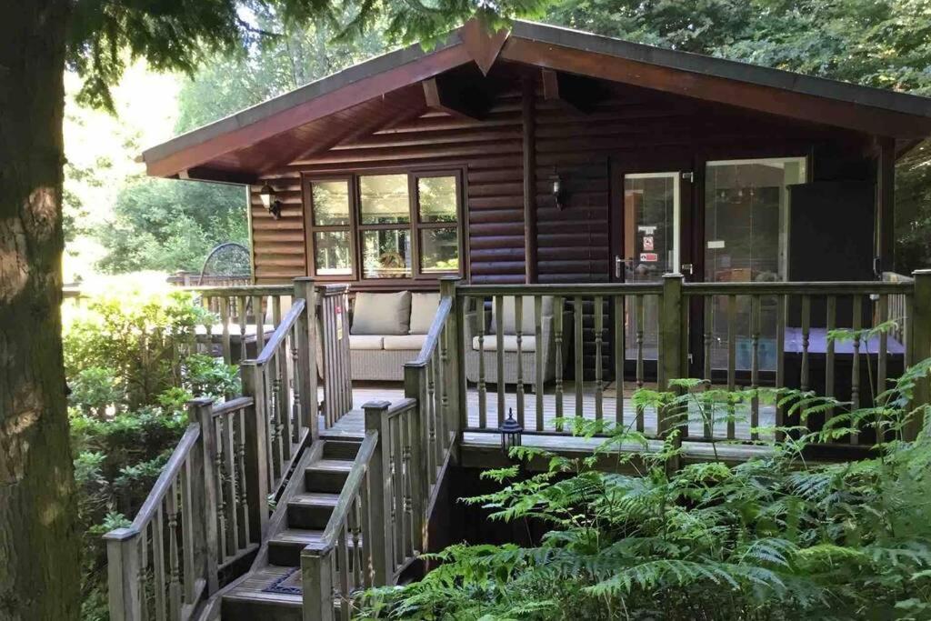 Mistletoe One Luxury Lodge With Hot Tub Уиндермир Экстерьер фото